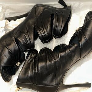 CHANEL Black Leather open toe Heeled sandal
